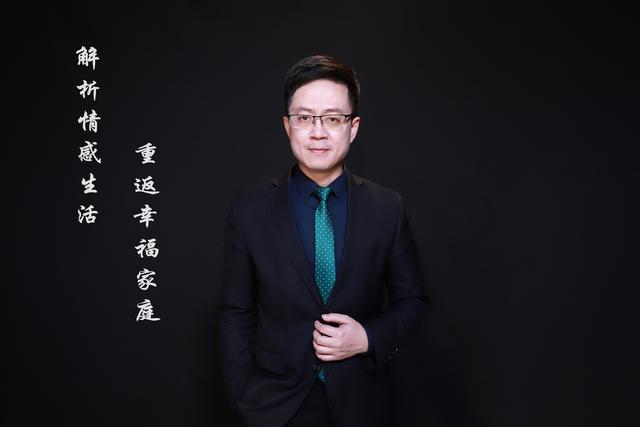 男人说太累了高情商女人怎么回答,男人说感情心累了怎么高情商回复