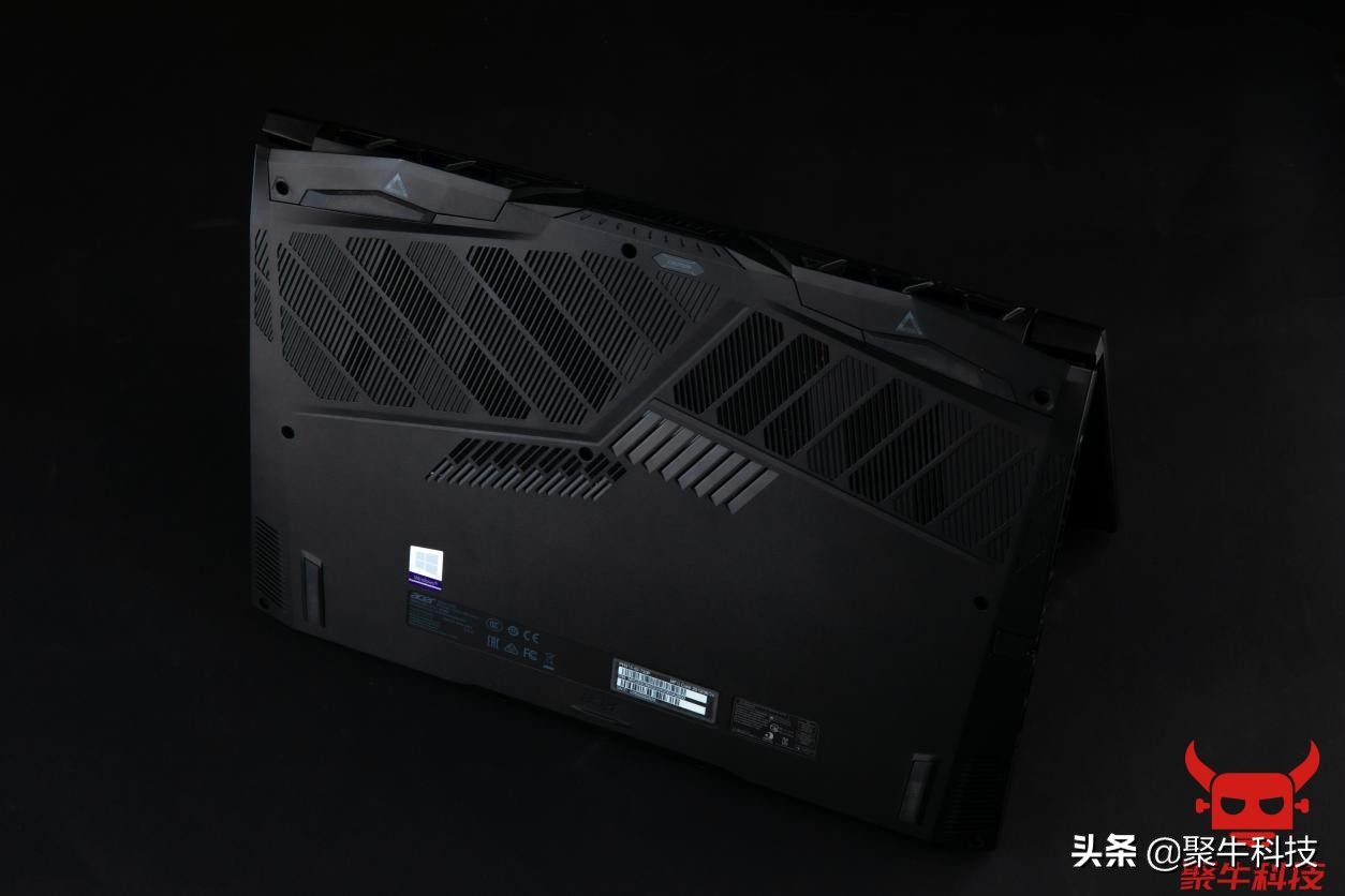 17.3寸掠夺者战斧300评测,无短板游戏本推荐