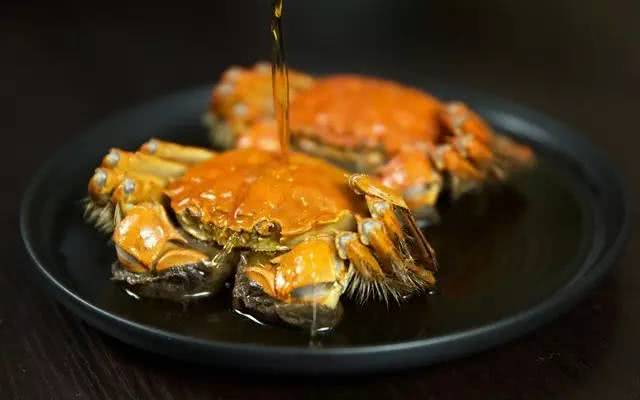 大闸蟹泡黄酒要蒸多久,清蒸大闸蟹是用公蟹还是母蟹