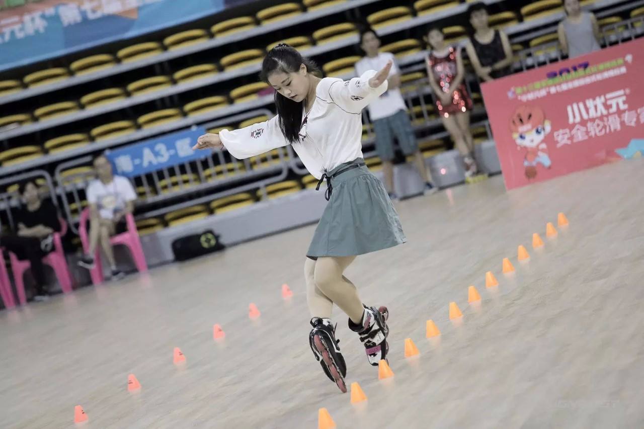 轮滑自由式的基础知识理论,轮滑技术分析