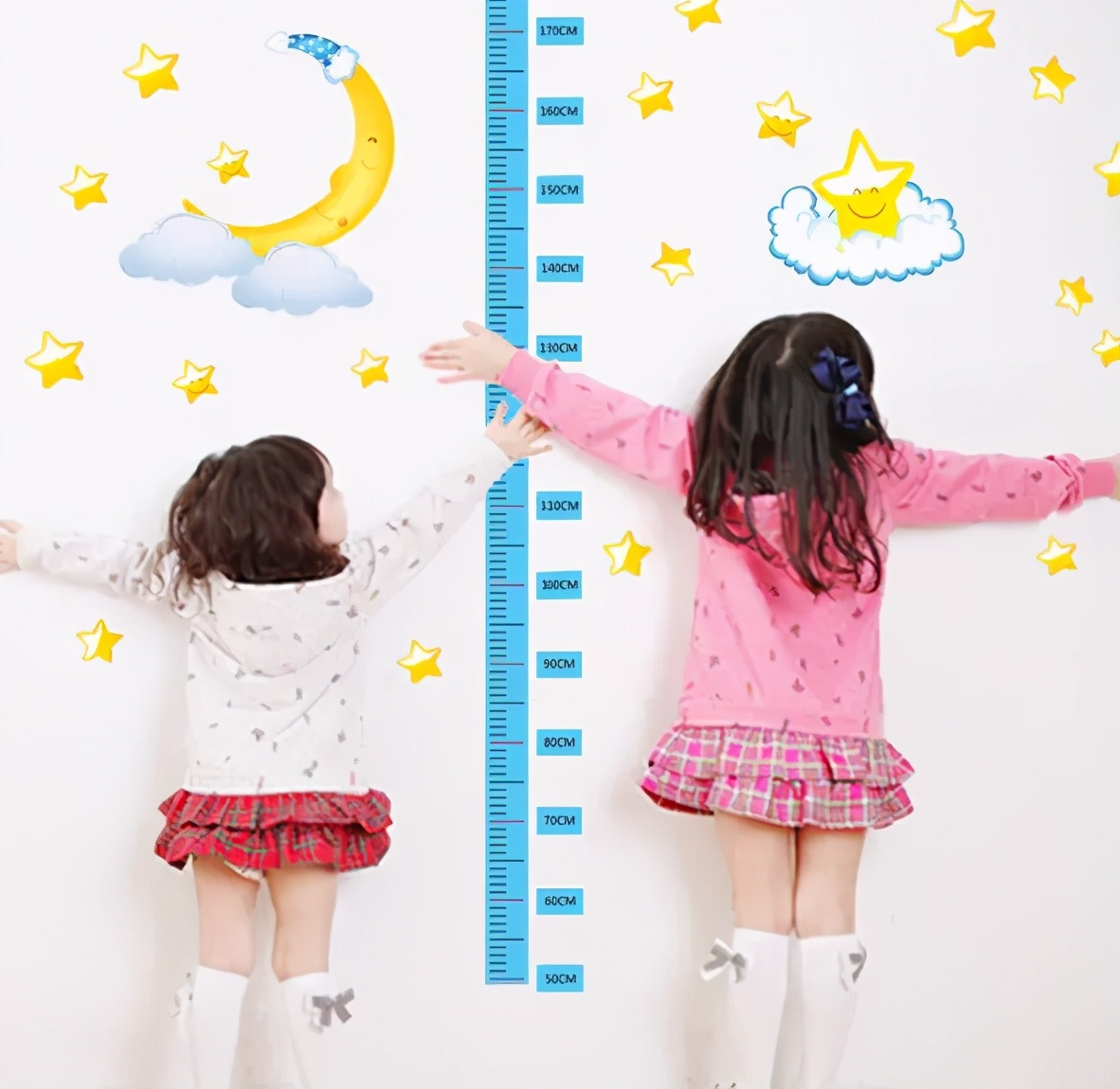 10个动作促进宝宝大脑发育,宝宝睡前这样做有助于孩子长高