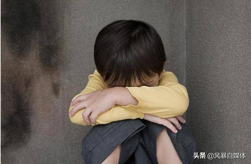 15岁女儿“偷尝*果禁**”后怀孕，妈妈痛哭，家长该如何教育孩子？