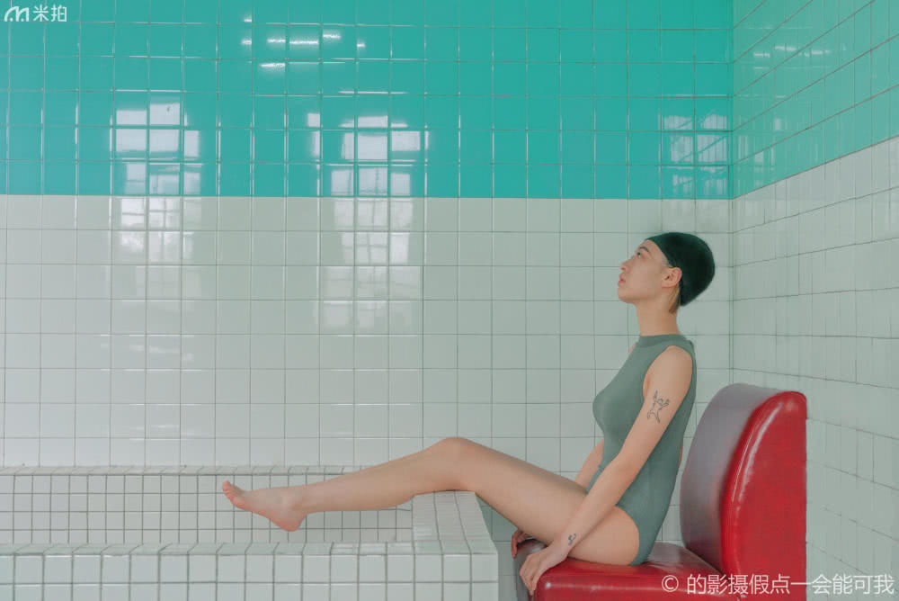 小姐姐拍视频被误会,小姐姐拍照姿势被以为是男生