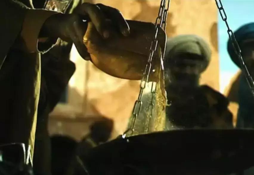 观赏鱼换水要不要加盐是食用盐吗,哪些观赏鱼不能使用杀菌盐