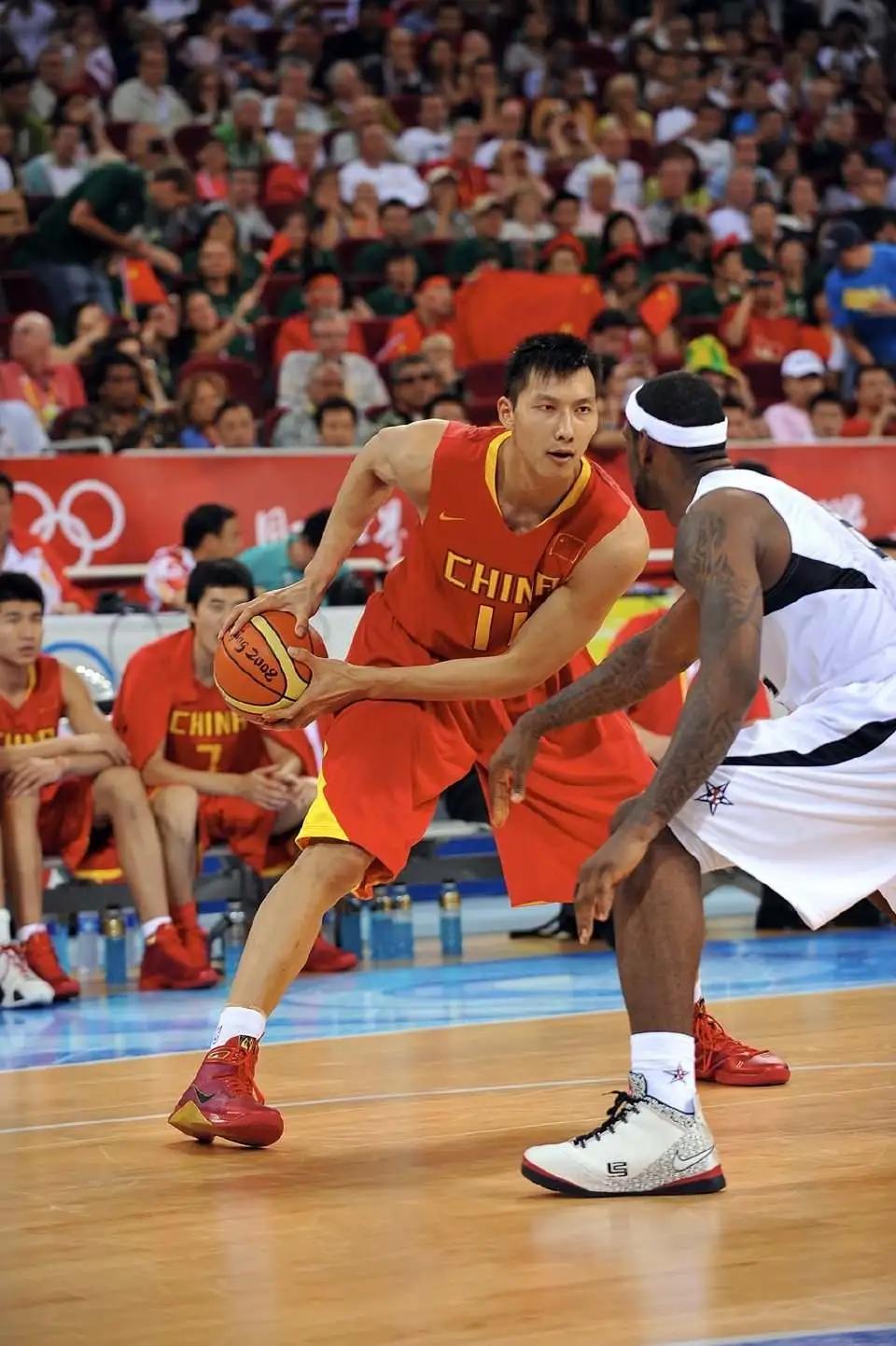 易建联nike篮球签名,nike易建联1代