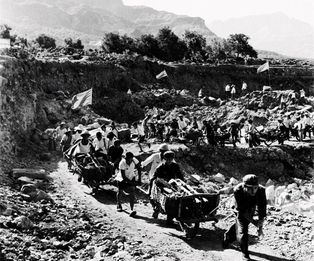 人工削平红旗渠纪录片,航拍被誉为世界第八大奇迹红旗渠