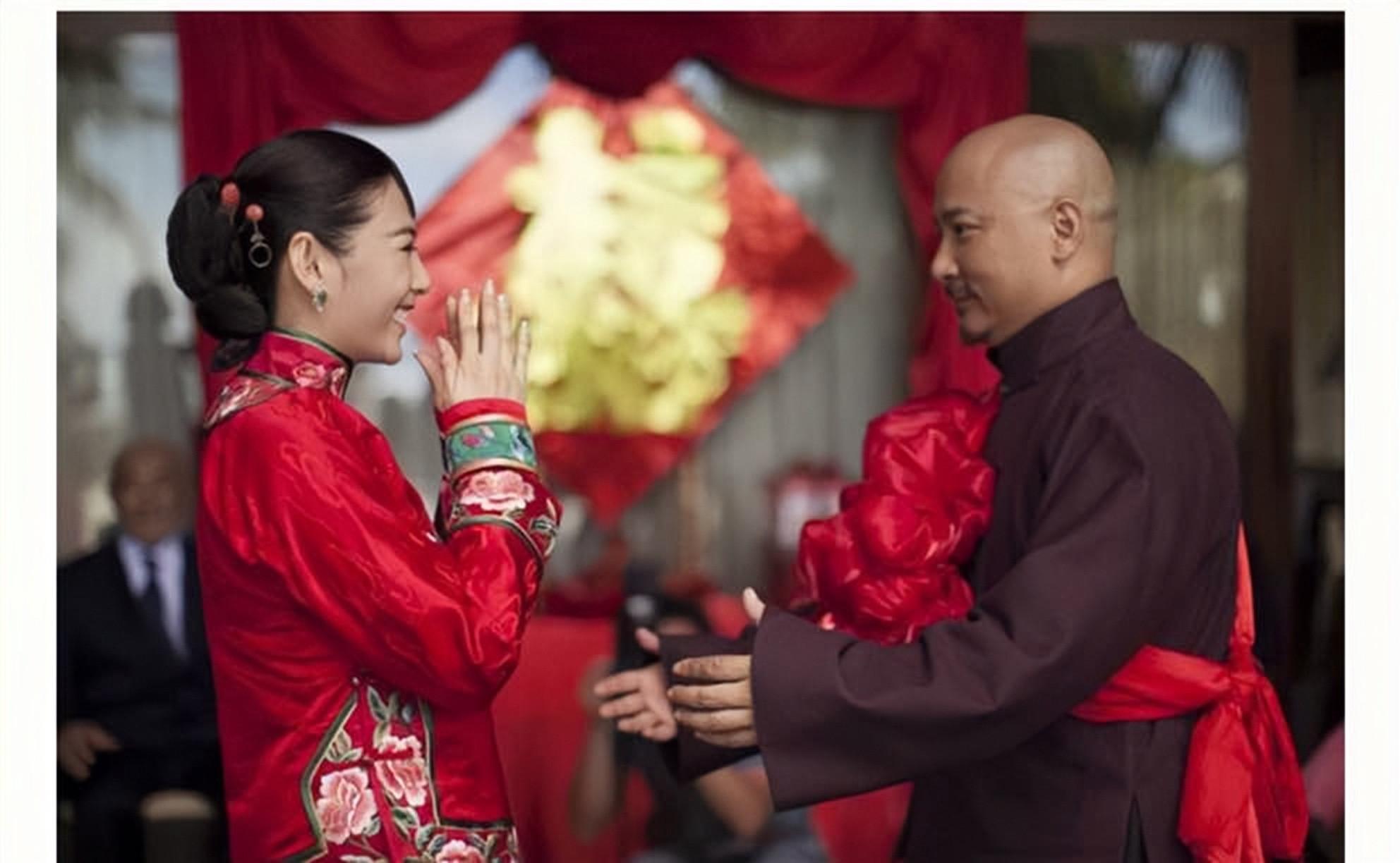 张雨绮御姐出场,张雨绮一向肤白貌美很有御姐气质