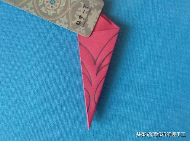 手工剪纸窗花教程春字窗花,窗花剪纸教程简单又漂亮花