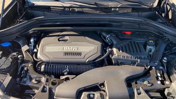 2022款宝马x1三缸油混,宝马x1最新1.5t三缸值得买吗