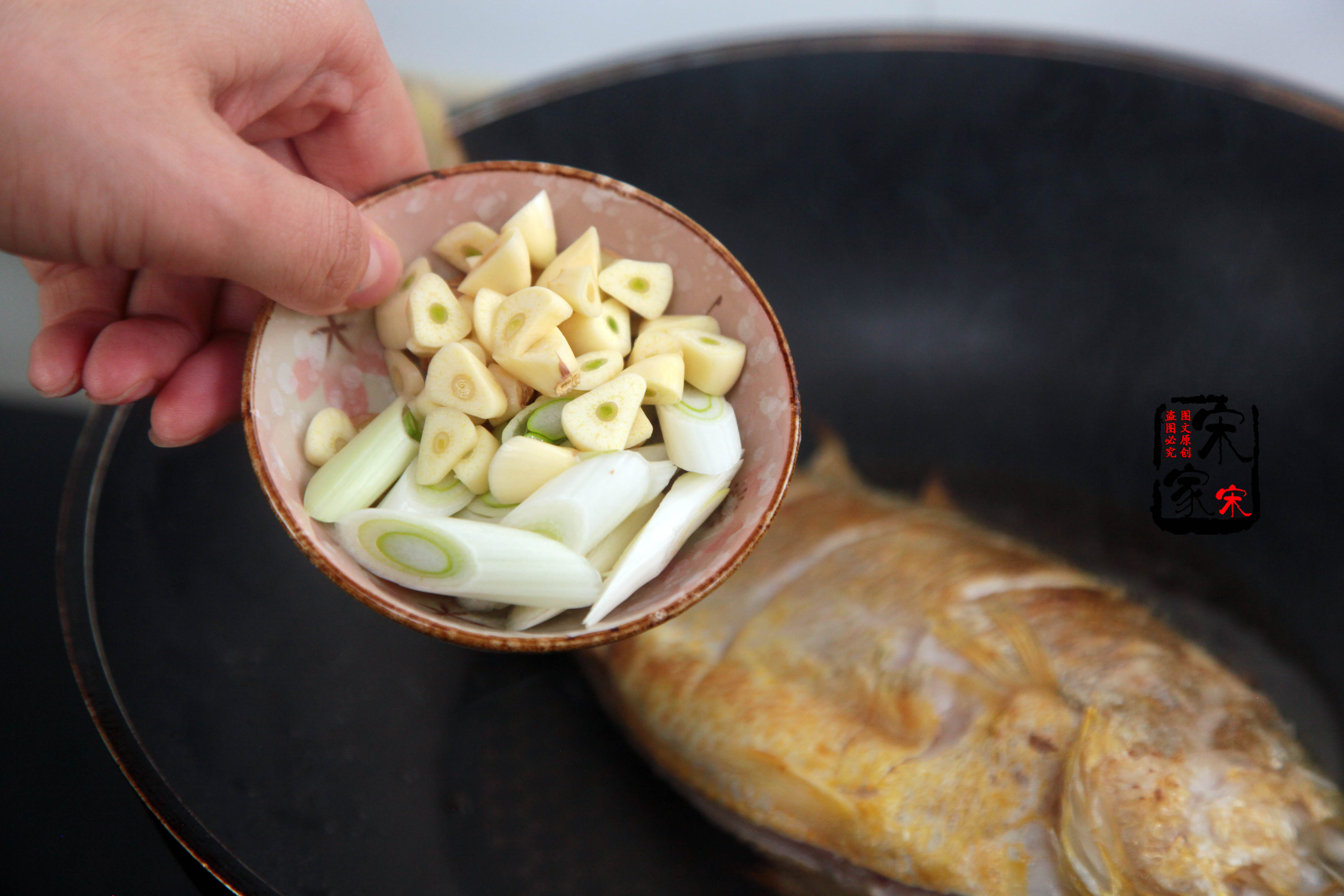 五星级大厨炖鱼视频,二十年大厨炖鱼配方