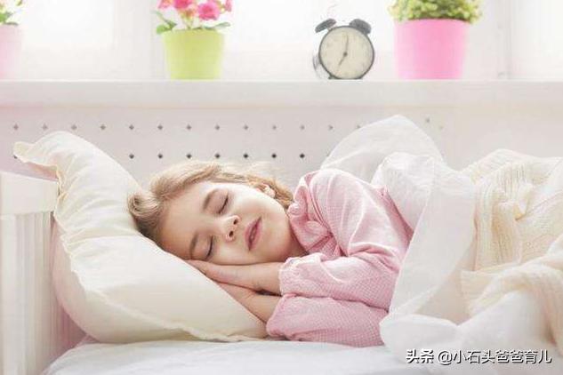 娃吓着了半夜惊醒大哭怎么处理,监控下宝宝做噩梦大哭惊醒