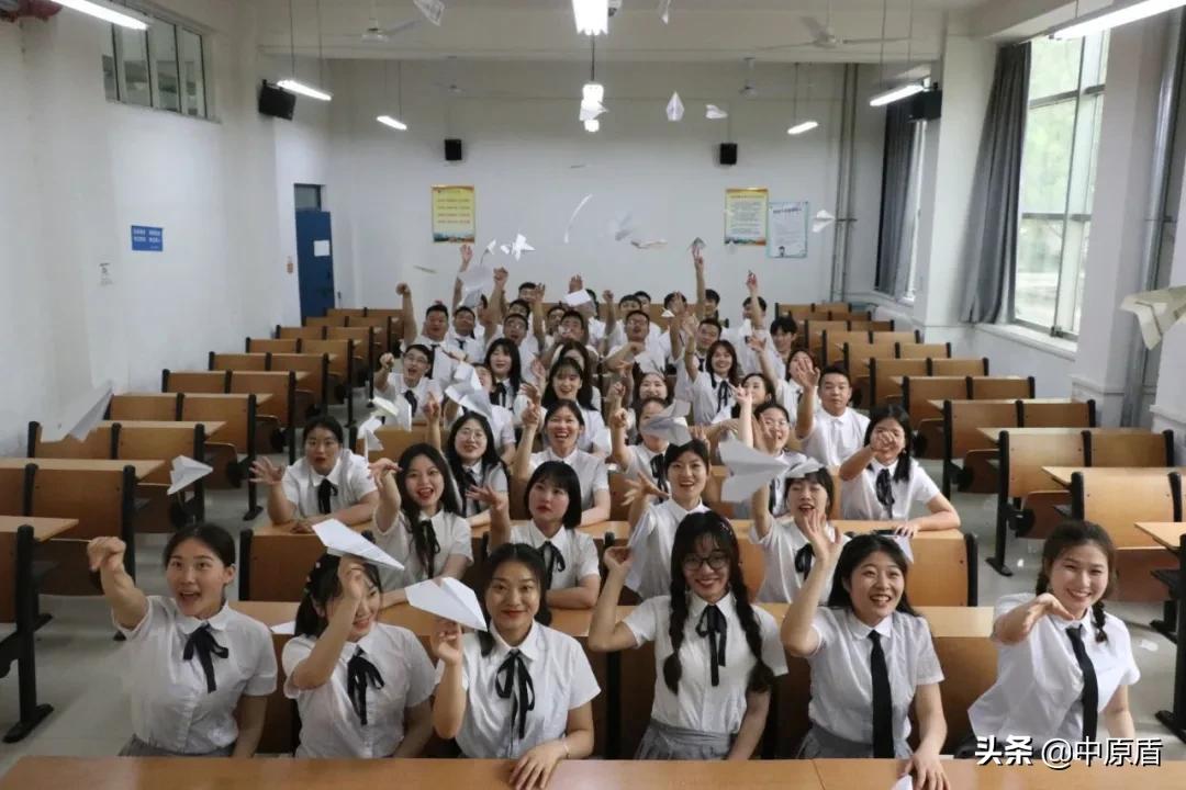 大片来袭！河南各高校凹造型毕业照绝对惊艳到你