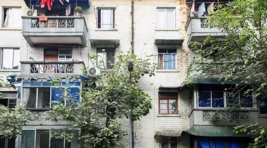 成都人小心！到这三个小区里吃“鬼饮食”？进去了就别想出来