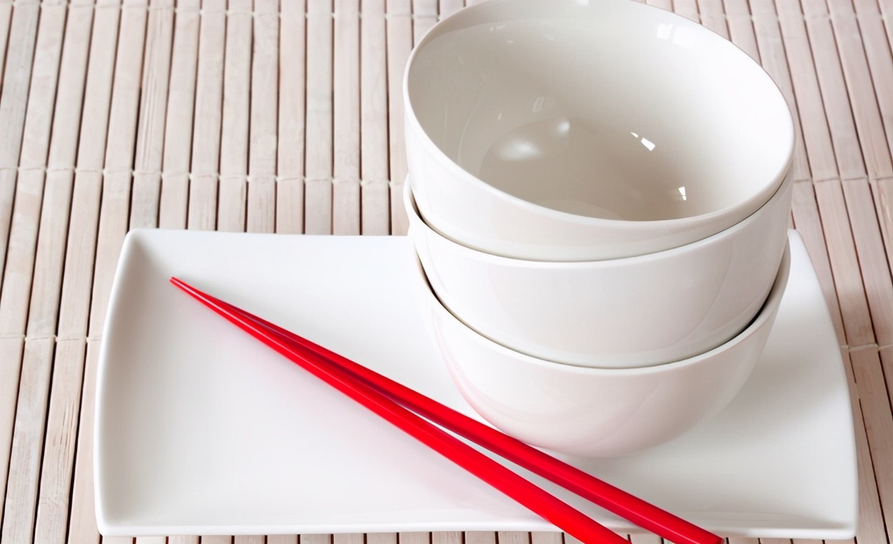 陶瓷筷子和金属筷子哪个好,金属筷子和木筷子哪种好