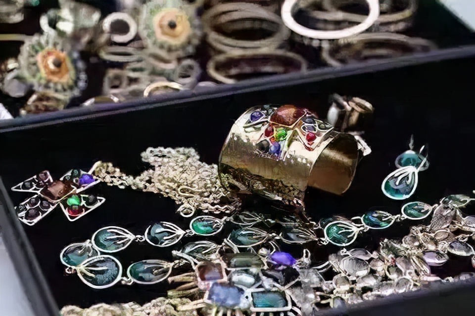 VintageChanel中古琉璃饰品,中古香奈儿双c项链