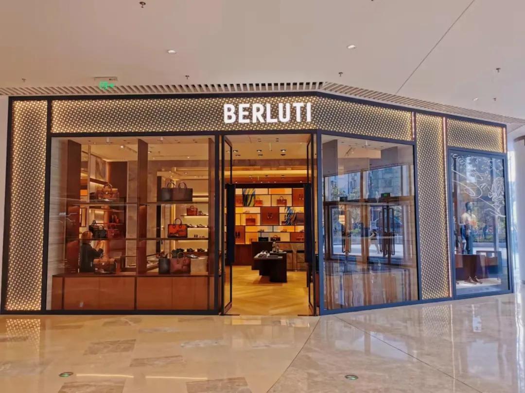 武汉恒隆广场奢侈品牌,武汉恒隆广场算顶级广场吗