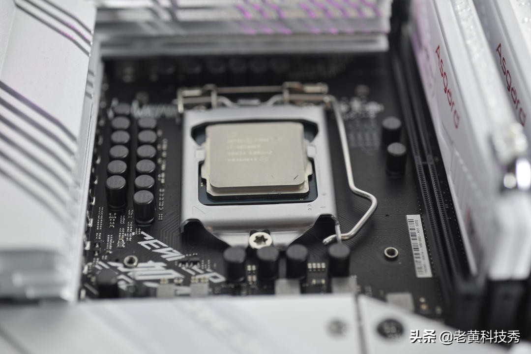 百元出头的散热号称能压5.0G的i7？我测完差点笑出声