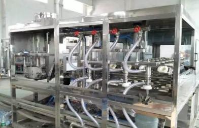 桶装水怎么制造的,桶装水是如何加工生产的