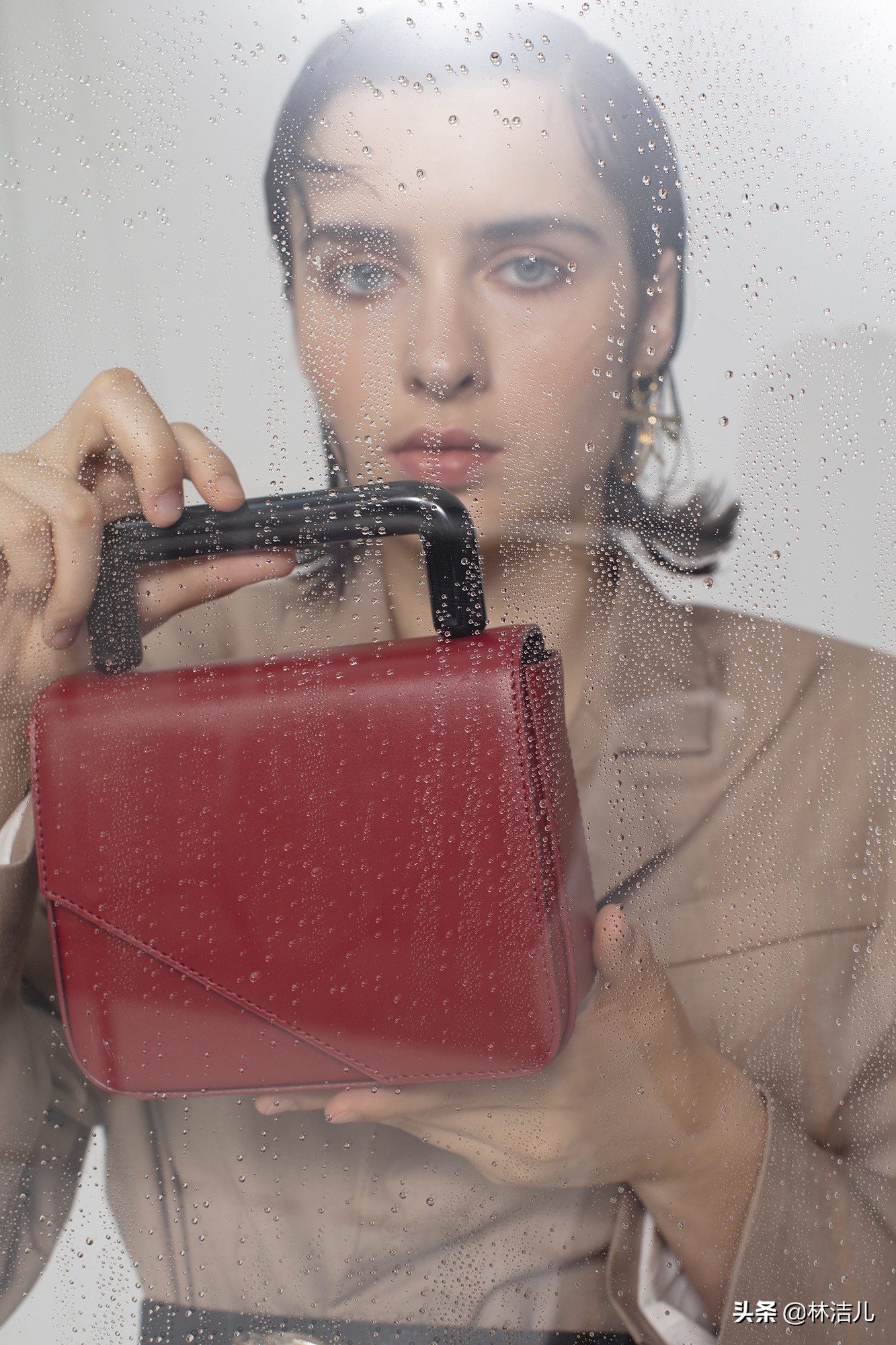 今年春夏必买的4款包包,包包推荐小众高级感红色