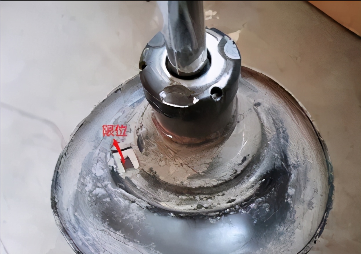 减震器压力轴承异响,减震器为什么会咚咚咚响声