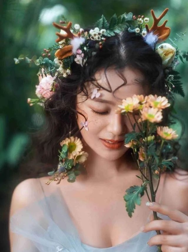 新娘妆容发型图片,新娘妆容教程和简单发型