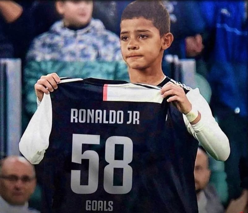 c罗和迷你罗的温情时刻,c罗和他的迷你罗