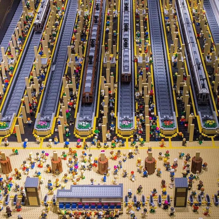 乐高大师最震撼的作品,日本乐高大神用积木拼奥特曼