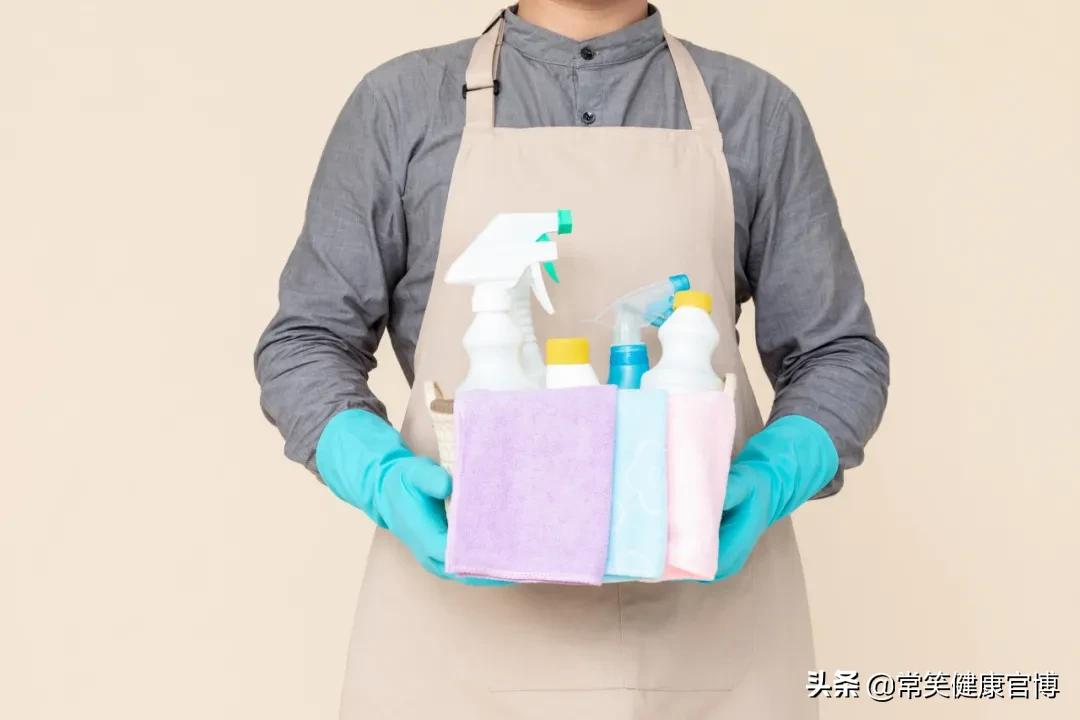 痒痒的透明小水泡是什么,痒痒的小红点有水泡怎么回事