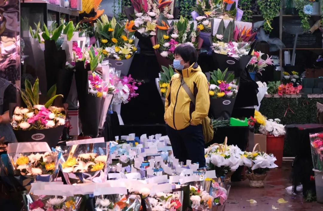 年轻人的小店梦，一碰现实就碎了