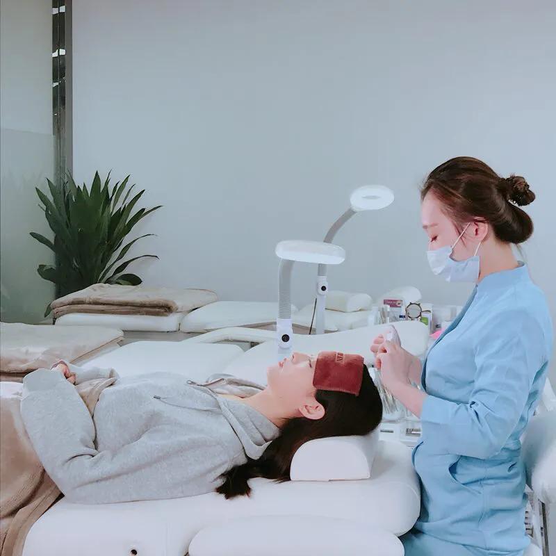 小县城美甲美睫店生意怎么样,美甲美睫店没有顾客是怎么回事