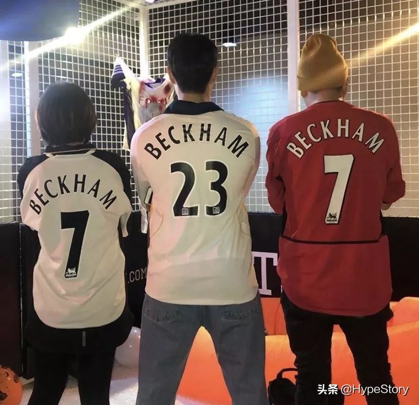 球场变身恐怖乐园，定制球衣玩到嗨：球迷的万圣节是怎么过的？