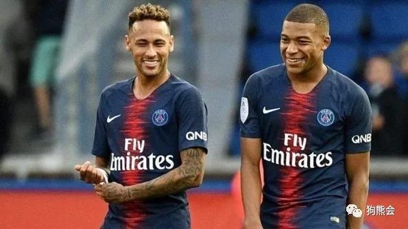 当今世界前十足球运动员身价,足球虚高的身价