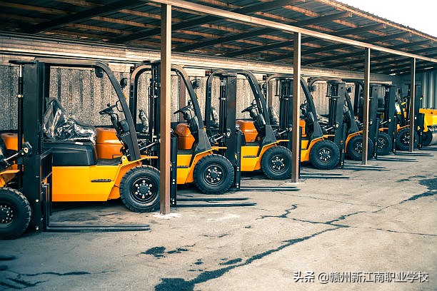 赣州市堆垛叉车培训,赣州叉车考证培训