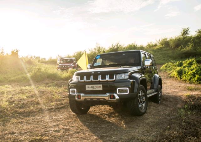 盘点几台硬派越野车，最便宜的9万就能买到，比普拉多更强