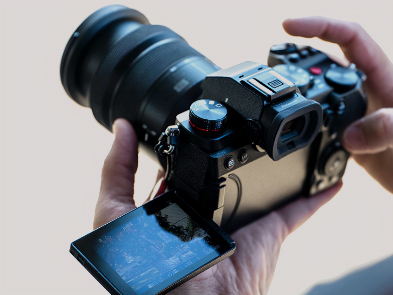 微单和单反相机如何选择,单反和微单和数码相机的原理区别