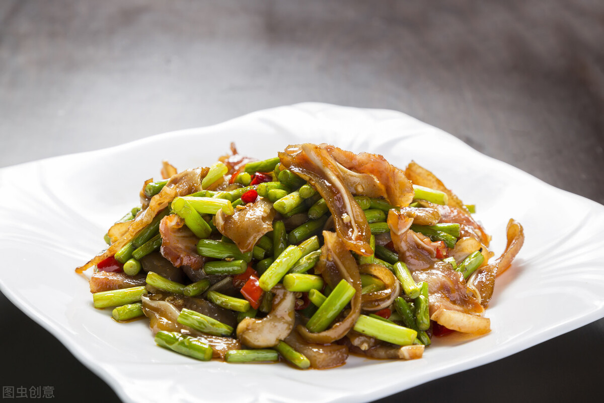 炒蒜苔过不过水,炒蒜苔总是不咸怎么办