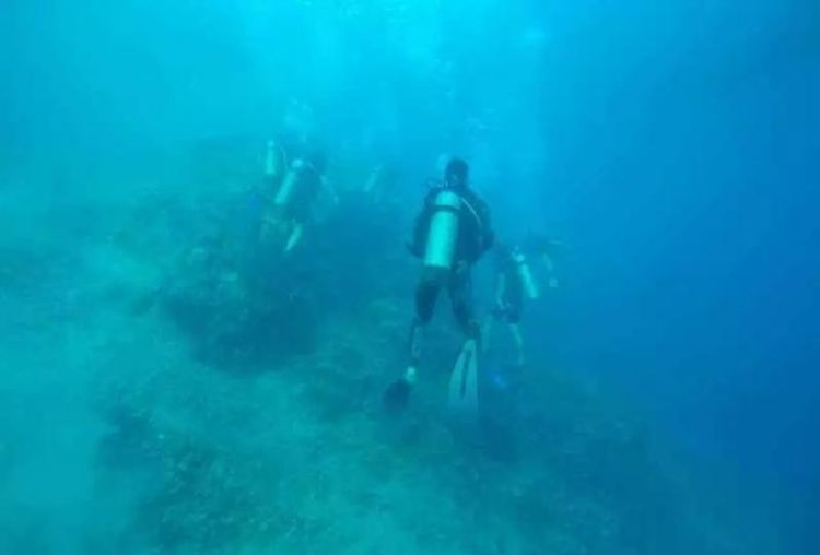 蓝梦岛恶魔的眼泪图片,巴厘岛蓝梦岛恶魔之眼要门票吗