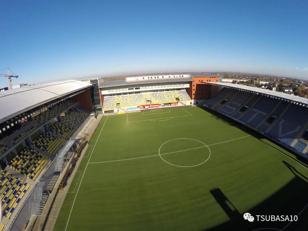 这位指导过咪蒙，卖过*片毛**儿的日本企业家，肩负起日本足球的重任