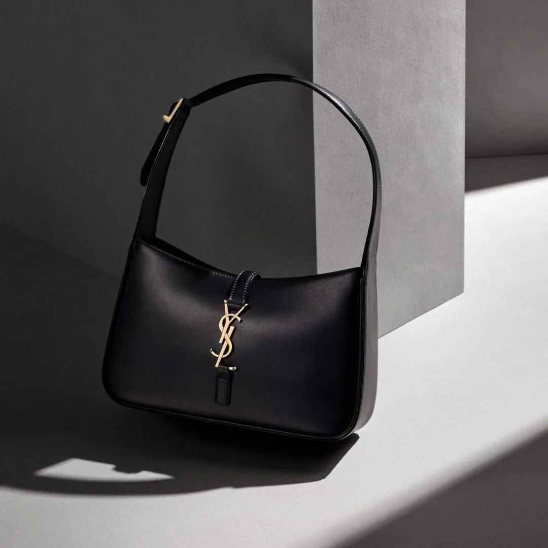 复古辣妹腋下包小众质感新月包,意大利腋下包推荐小众高级款