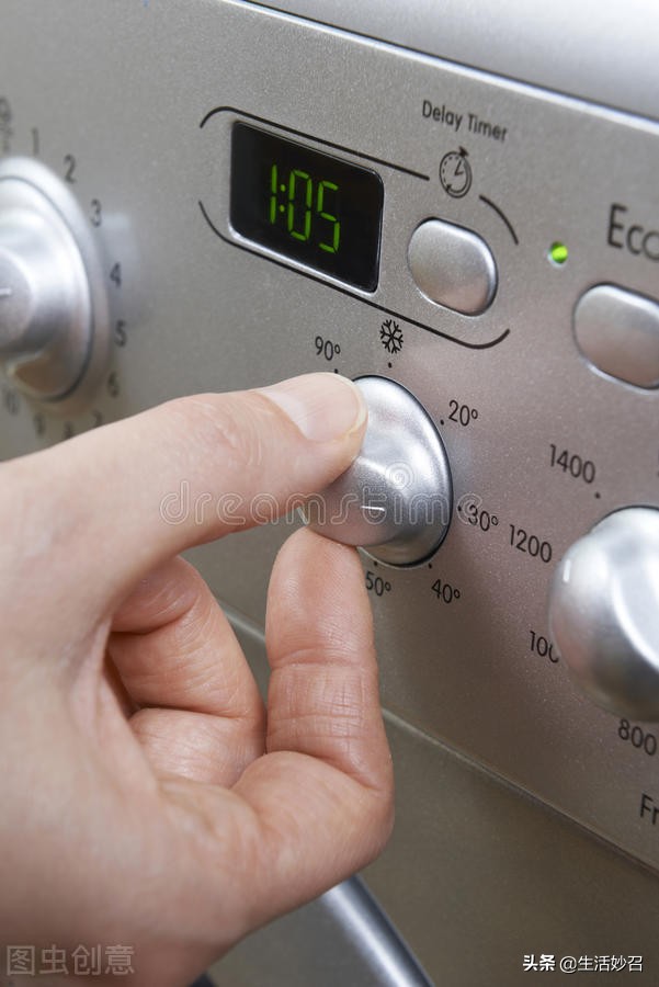 纯棉褪色怎么洗得干净,白色纯棉衣服发黄很久还能洗白吗