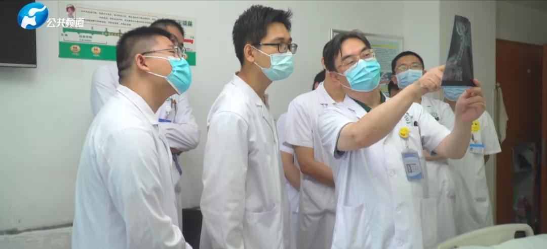 云霓之上泥土之中|郑大一附院骨科一病区主任夏磊教授