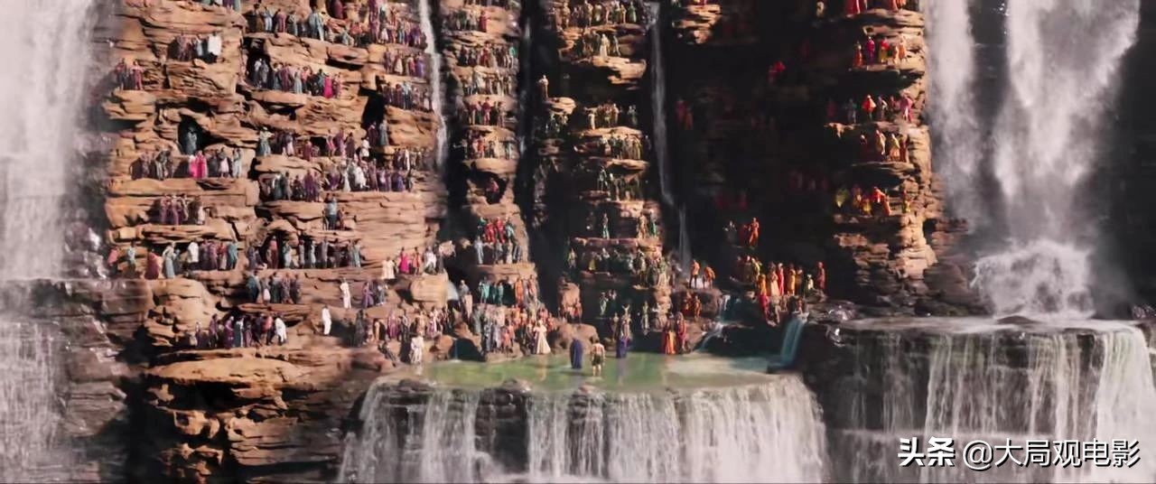 《黑豹》真实存在的瓦坎达，绽放黑的光泽，不自由，毋宁死