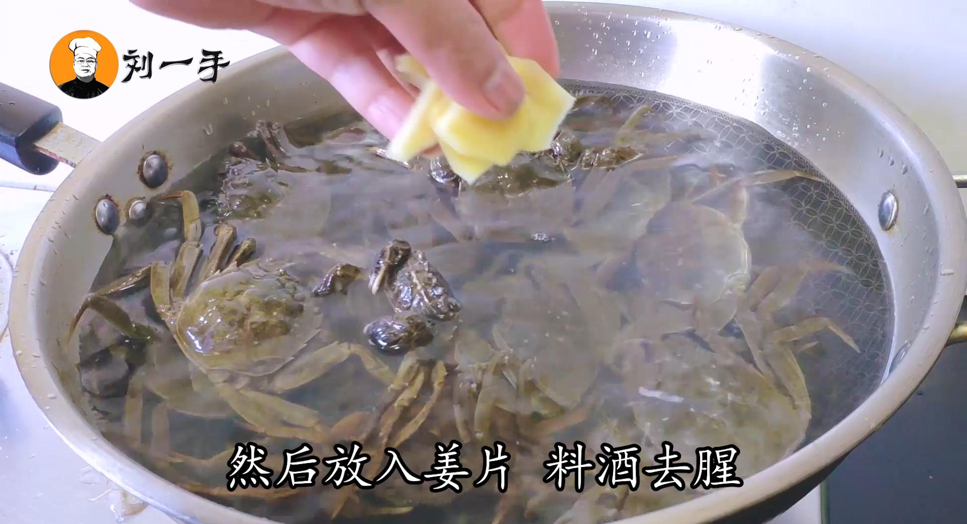 螃蟹怎么放才能不流蟹黄,螃蟹怎么吃才不会烂