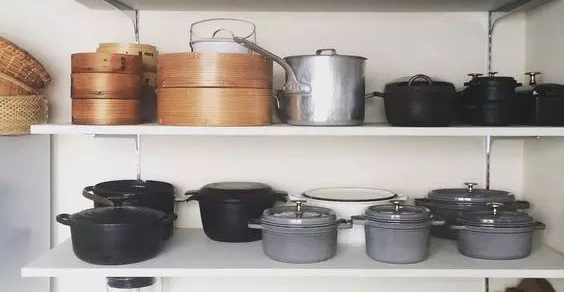 厨房锅具收纳墙上,厨房锅具收纳整理神器
