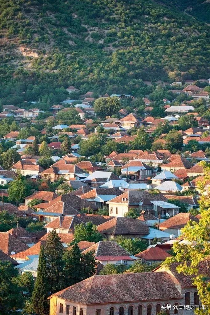 *疆新**往西，这片神奇的处女地，去一次相当环游大半个世界！