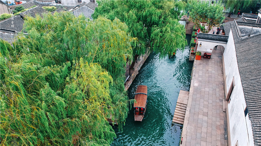 江南6大古镇的南浔拥有七千多年历史，一个湖州市不抵南浔半个镇