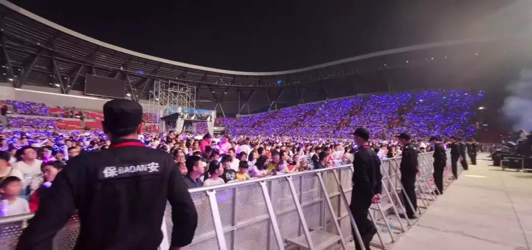 杨千嬅演唱会肇庆站几点入场,杨千嬅演唱会深圳几个小时结束