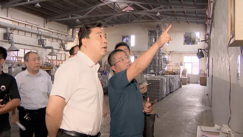 市场局领导检查节前食品安全,区领导检查节前安全生产