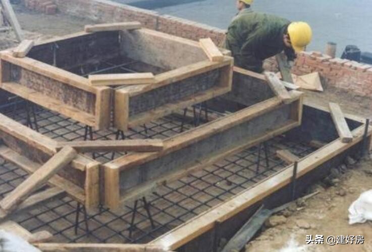 农村盖房基础打桩还是条形基础好,农村建房桩基础和独立基础