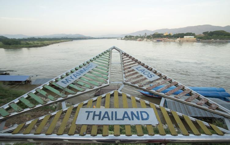 地理老师雷亚鸣：看了这些奇葩的国界线，严重怀疑老外是在闹着玩